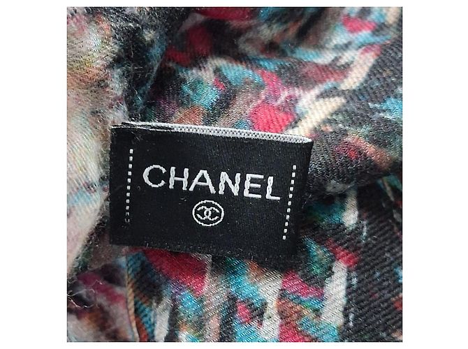 Timeless Sciarpa frangiata in tweed Chanel in cashmere multicolore - vista 3