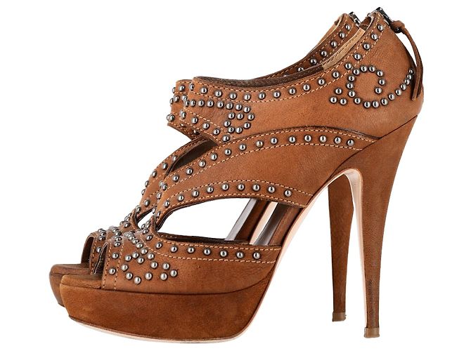 Miu Miu Décolleté a piattaforma peep-toe con borchie in pelle marrone Rosso - vista 4