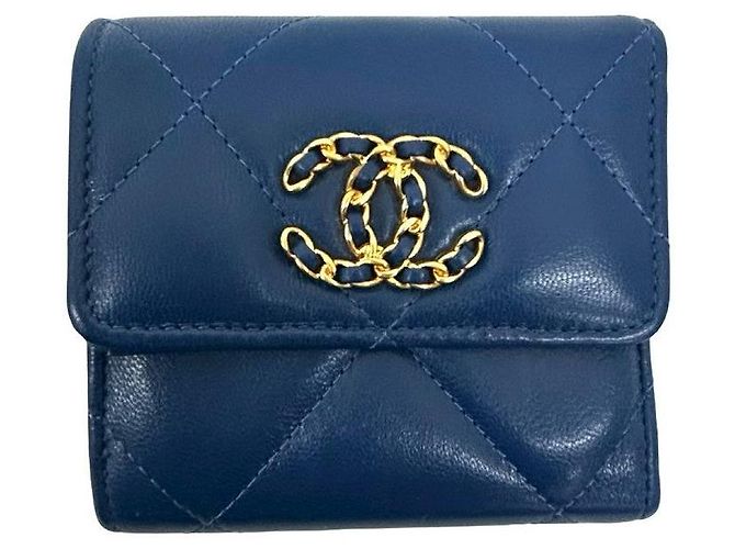 Portafoglio in agnello matelassé Chanel Blu - vista 2