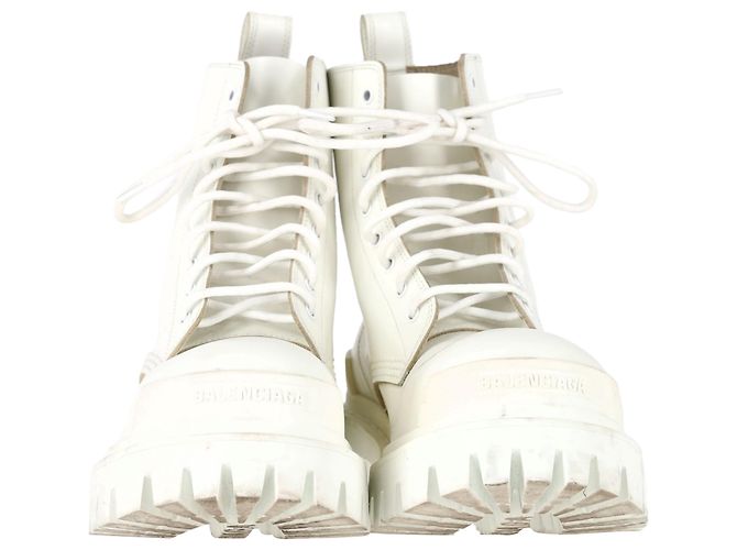 Botas de combate Strike de Balenciaga en cuero de ternera blanco Crudo - vista 2