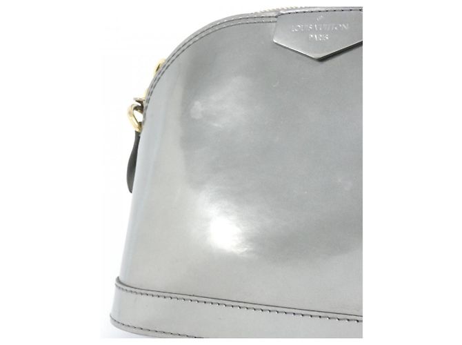 Borsa a spalla Alma Mini in vernice Monogram Miroir Louis Vuitton Grigio - vista 4