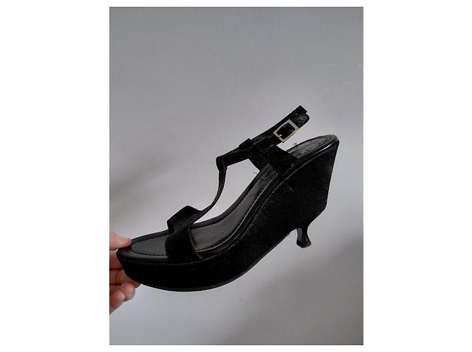 Schwarze Fendi Keilsandalen - Ansicht 3