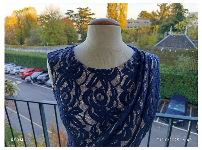 Abito Matthew Williamson in pizzo blu e argento - vista 3