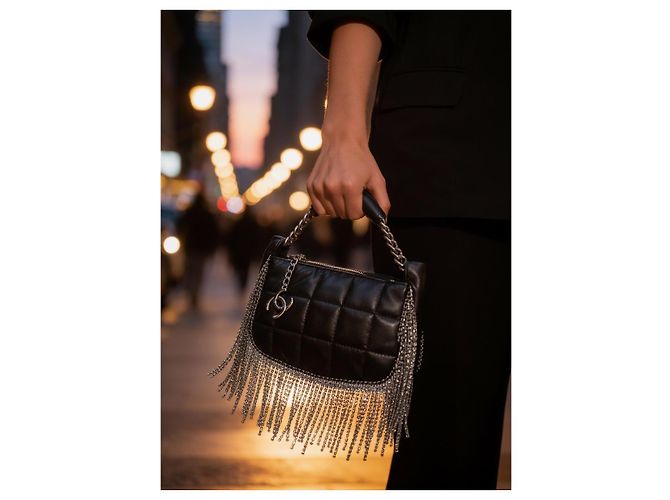 Seltene Chanel 02A Mini Schwarze Gequiltete Lammleder Tasche mit Silberner CC Kette Silber Hardware - Ansicht 3