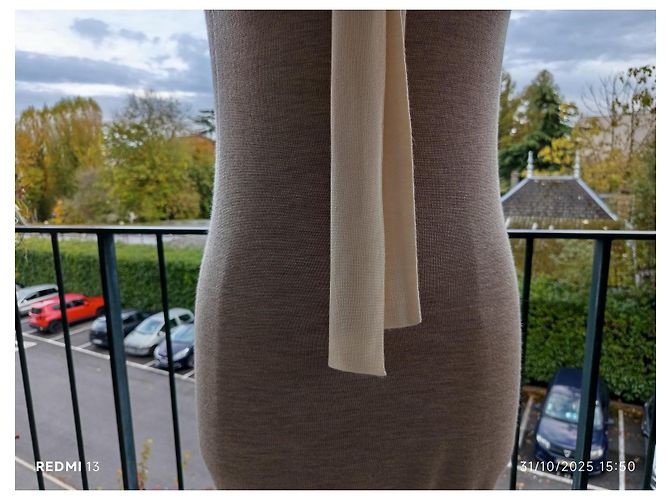 Fendi Strickkleid aus Kaschmir und Seide Beige Creme Roh - Ansicht 4