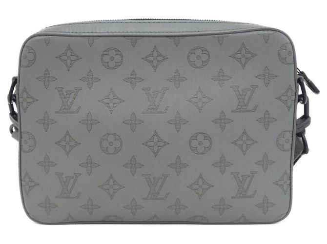 Bolso de Mensajero Duo Monogram Shadow de Louis Vuitton Gris - vista 2