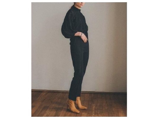 Autre Marque PANTALONES TAPERED CON CINTURÓN ANCHO 2WAY CLANE
Poliéster Algodón Poliuretano
Pantalones 2way - vista 3