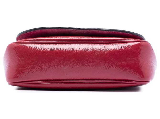 Gucci Piccola Borsa a Tracolla in Vernice Rosa Soho con Catena - vista 3