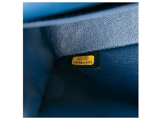 Chanel Azul Medio Clásico en Piel de Ternera Glaseada Camelia Doble Solapa Azul oscuro - vista 6