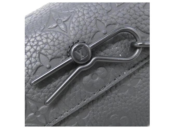 Borsa a spalla portafoglio indossabile Monogram Taurillon Louis Vuitton Nero - vista 4