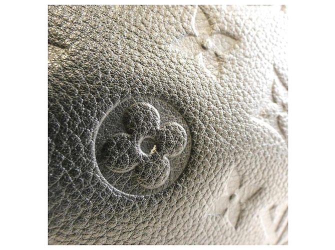 Borsa a Spalla Lumineuse GM in Monogram Empreinte Louis Vuitton - vista 5