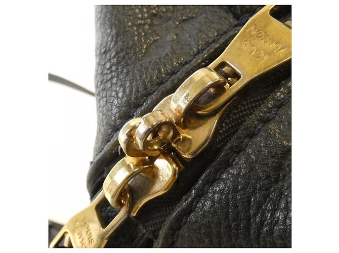 Borsa a Spalla Lumineuse GM in Monogram Empreinte Louis Vuitton - vista 7