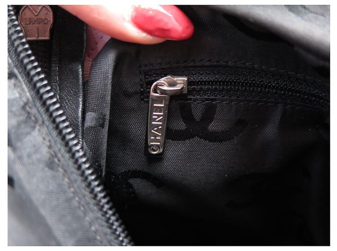 BOLSO DE MANO CHANEL CAMBON EN CUERO QUILTED ROSA Y NEGRO - vista 10