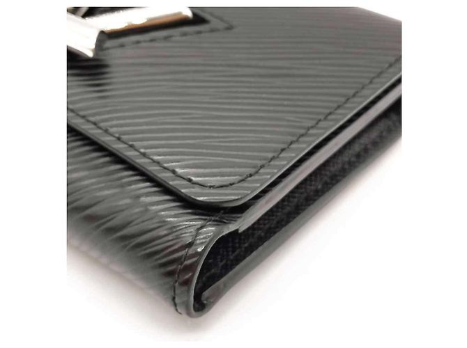 Cartera Compacta Tri-fold Twist de Louis Vuitton Negro - vista 4