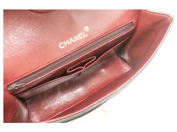 CHANEL Bolsa de Ombro Clássica com Dupla Aba em Couro de Cordeiro Preto - vista 10
