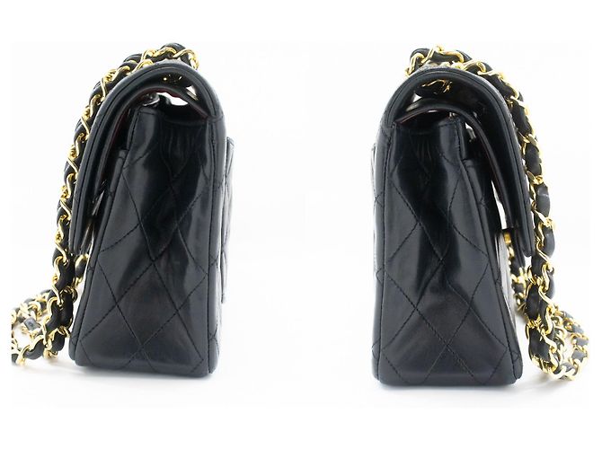 CHANEL Bolsa de Ombro Clássica com Dupla Aba em Couro de Cordeiro Preto - vista 5