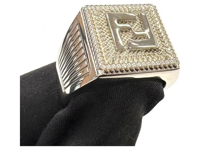 Bague en argent avec logo FF de Fendi - vue 10