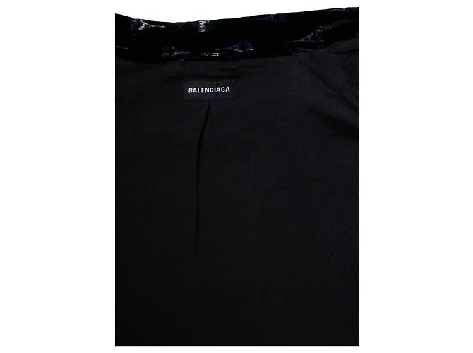 Balenciaga, traje de pijama de terciopelo negro Torre Eiffel - vista 8