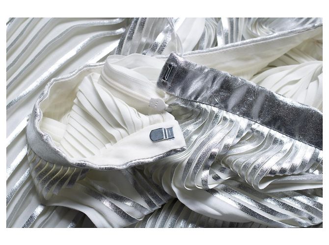 Falda maxi plisada metálica Valentino Garavani Plata Blanco - vista 9