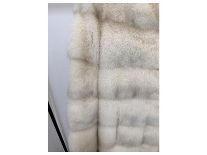 Autre Marque Weiße Nerzjacke mit Kapuze - Ansicht 11
