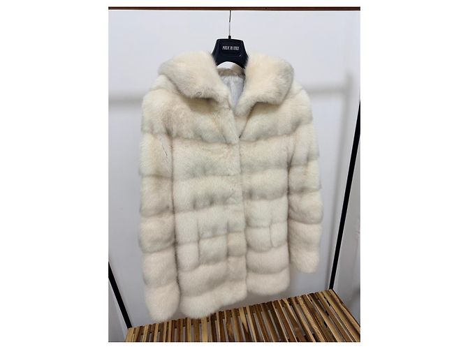 Autre Marque Weiße Nerzjacke mit Kapuze - Ansicht 13