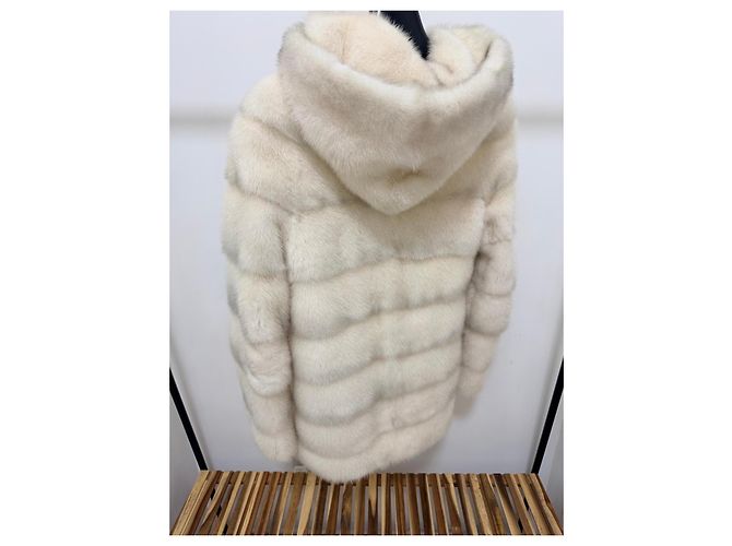 Autre Marque Weiße Nerzjacke mit Kapuze - Ansicht 4