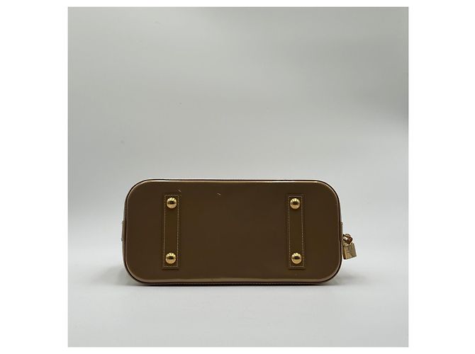 Louis Vuitton Alma PM in Pelle Verniciata Oro D'oro - vista 2