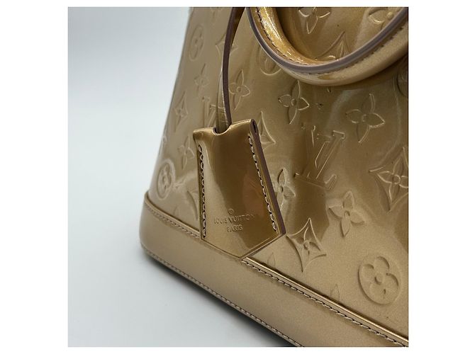 Louis Vuitton Alma PM in Pelle Verniciata Oro D'oro - vista 5