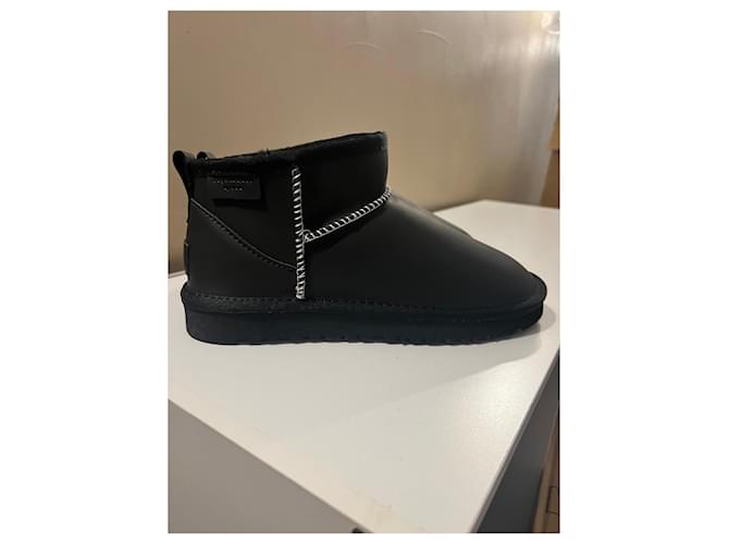 Botas UGG cortas negras Negro - vista 2