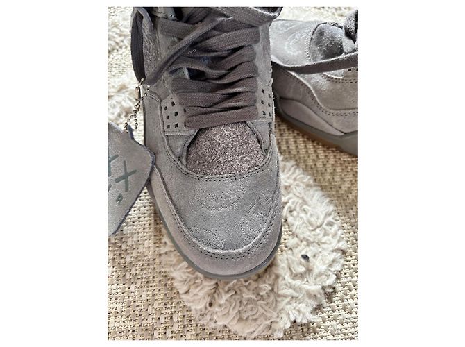 Autre Marque Sneakers Air Jordan 4 Retro KAWS Grigio - vista 4