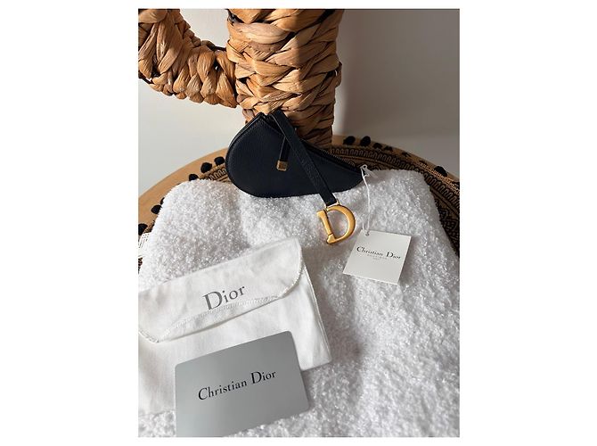 Cartera Saddle icónica Christian Dior – cuero negro – charm 'D' – nueva, conjunto completo - vista 3