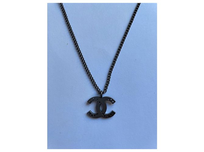 Coco Crush Collana Chanel CC - Karl Lagerfeld Metallico - vista 3
