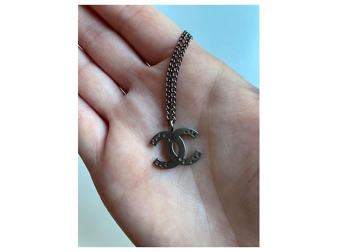 Coco Crush Collana Chanel CC - Karl Lagerfeld Metallico - vista 4