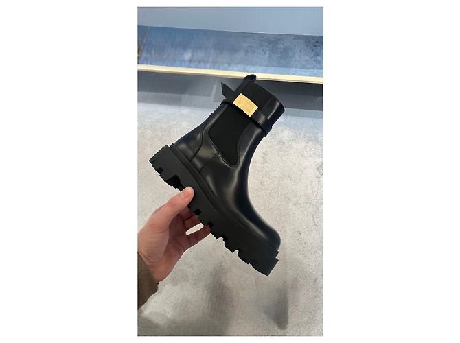 Versace Botines Chelsea de Cuero Negro con Hebilla Medusa - vista 2