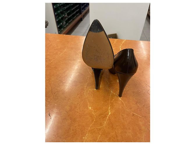 Autre Marque Kalogirou Braune Leder-Pumps mit Spitzem Absatz - Ansicht 3