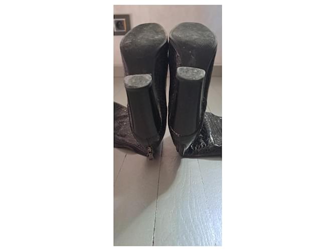 Botas Prada de charol efecto cocodrilo negras Negro - vista 10