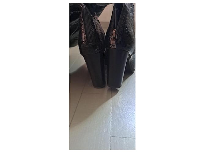Botas Prada de charol efecto cocodrilo negras Negro - vista 11