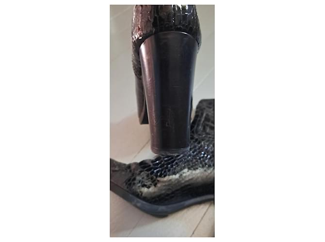 Botas Prada de charol efecto cocodrilo negras Negro - vista 16