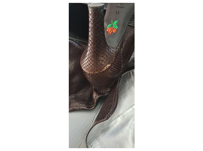 Botas Free Lance de cuero marrón efecto cocodrilo Marrón oscuro - vista 14
