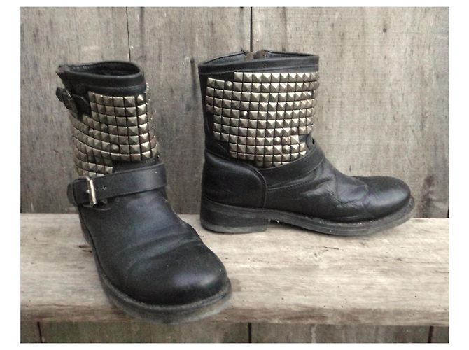 Stivaletti Ash Titan in pelle nera con borchie Nero - vista 2