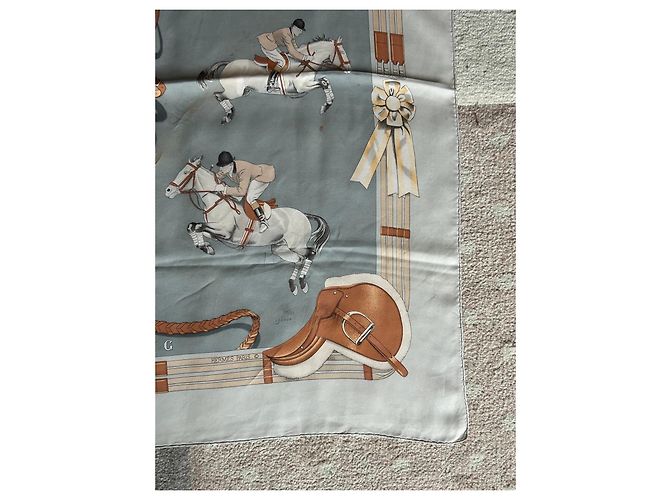 Hermès Seidenschal Jumping Braun Beige Weiß - Ansicht 4