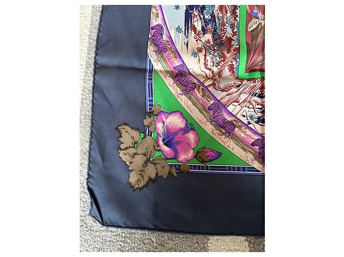 Hermès 'Tropiques' Seidenschal Braun Pink Weiß Blau Grün Lila Dunkelblau - Ansicht 7