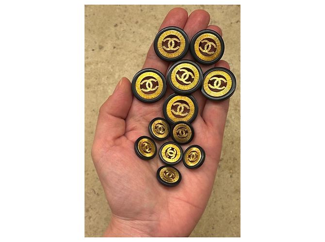 Set di 12 loghi CC Chanel vintage in oro e nero D'oro - vista 19
