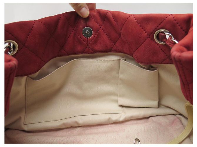 SAC A MAIN CHANEL ULTRA SOFT SHOPPING LOGO CC EN CUIR SUEDE ROUGE HAND BAG - vue 15