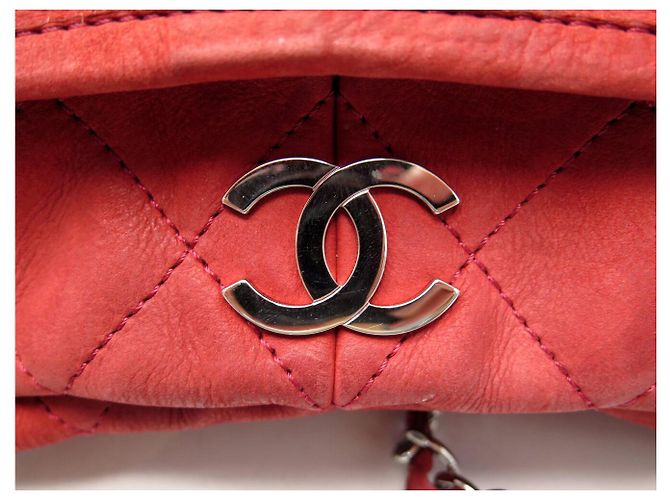 SAC A MAIN CHANEL ULTRA SOFT SHOPPING LOGO CC EN CUIR SUEDE ROUGE HAND BAG - vue 3