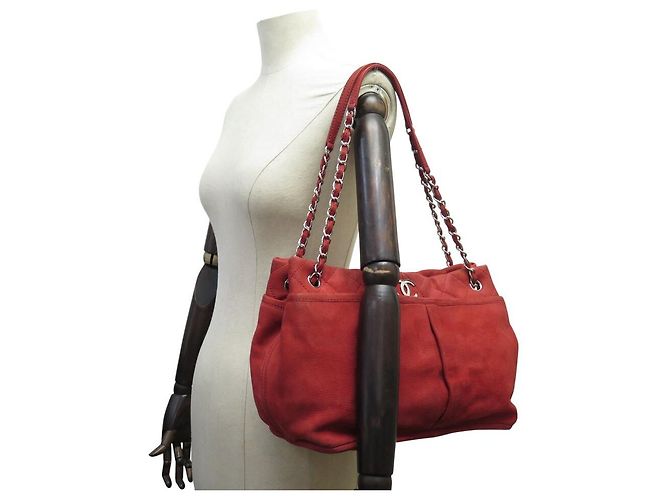 SAC A MAIN CHANEL ULTRA SOFT SHOPPING LOGO CC EN CUIR SUEDE ROUGE HAND BAG - vue 6