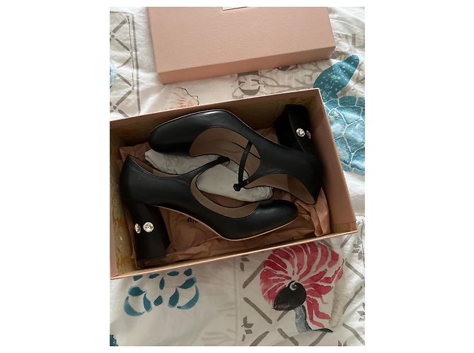Décolleté Miu Miu in pelle nera con strass misura 40 Nero - vista 9