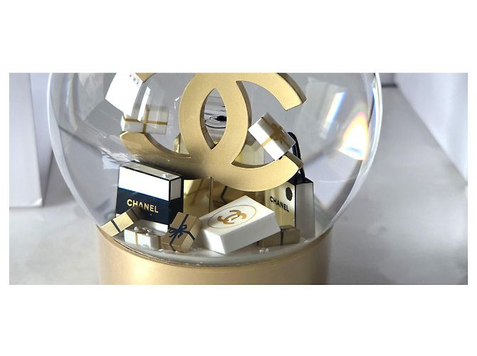 Chanel Collector Snow Globe. New. - view 5