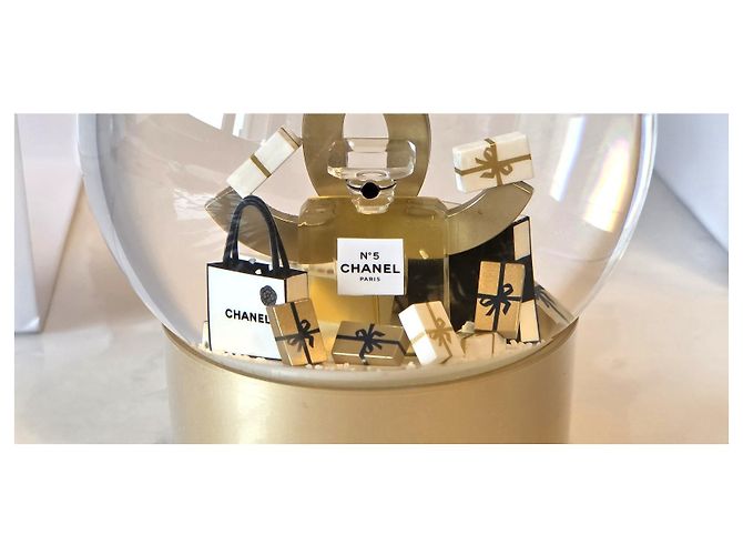 Chanel Collector Snow Globe. New. - view 6