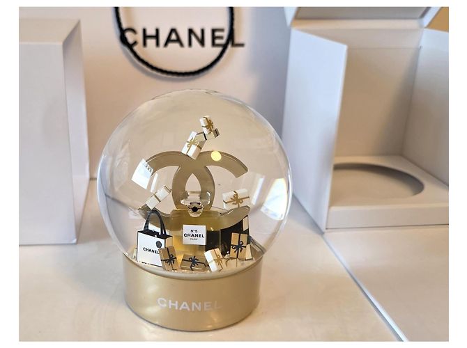 Chanel Collector Snow Globe. New. - view 8
